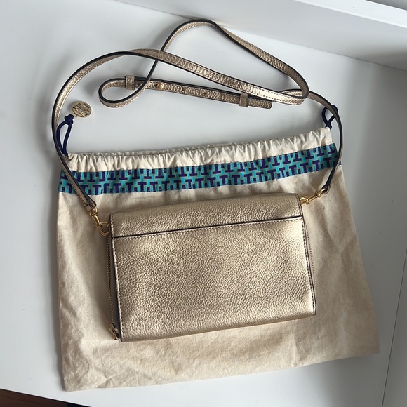 Tory Burch McGraw Metallic Flat Wallet Crossbody with Tory Burch Dust Bag - Picture 3 of 11